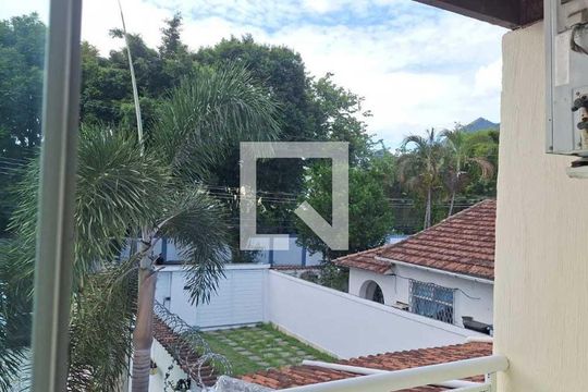 Casa à venda com 3 quartos, 340m² em Anil, Rio de Janeiro