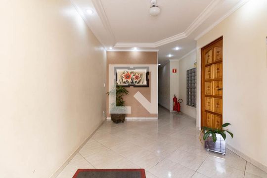 Hall de Entrada de apartamento à venda com 3 quartos, 65m² em Jardim Botucatu, São Paulo