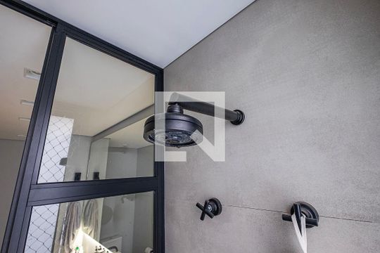 Suíte - Banheiro de apartamento à venda com 1 quarto, 85m² em Pinheiros, São Paulo