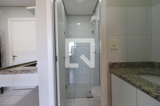 Banheiro de kitnet/studio para alugar com 1 quarto, 22m² em Iguatemi, Ribeirão Preto