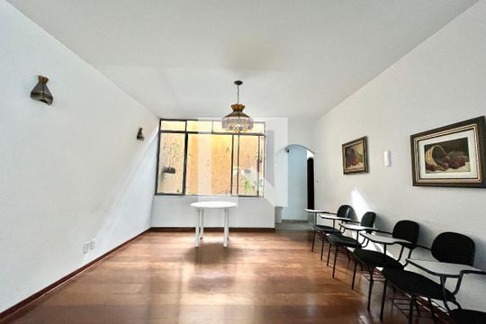 Sala de casa à venda com 4 quartos, 246m² em Mirandópolis, São Paulo