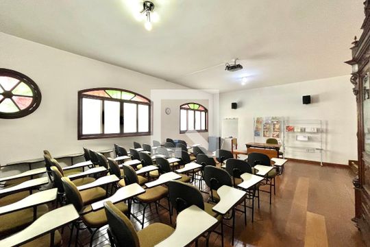 Sala de casa à venda com 4 quartos, 246m² em Mirandópolis, São Paulo