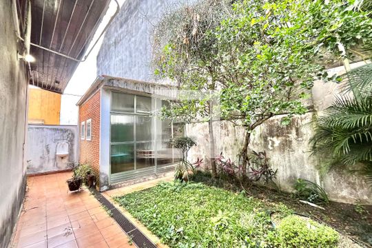 Quintal de casa à venda com 4 quartos, 246m² em Mirandópolis, São Paulo