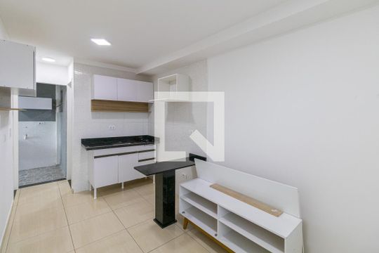 Cozinha de apartamento à venda com 2 quartos, 40m² em Jardim Triana, São Paulo