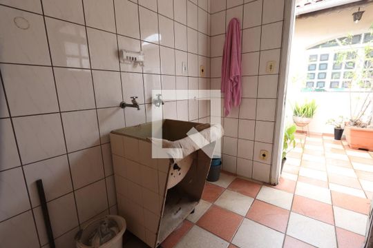 Lavanderia de casa à venda com 3 quartos, 446m² em Parque Luis Mucciolo, São Paulo