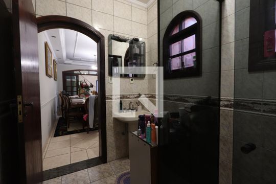 Banheiro Social de casa à venda com 3 quartos, 446m² em Parque Luis Mucciolo, São Paulo