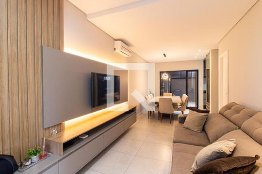 Casa para alugar com 3 quartos, 120m² em Xaxim, Curitiba