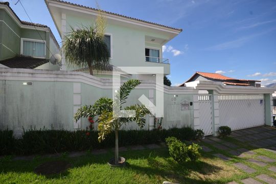 Fachada de casa de condomínio à venda com 3 quartos, 400m² em Campo Grande, Rio de Janeiro