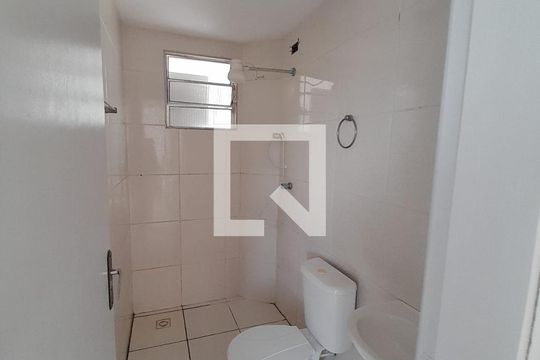 Banheiro de apartamento para alugar com 2 quartos, 67m² em Jardim Maria Augusta, Taubaté