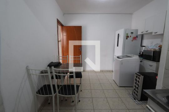 Cozinha de casa para alugar com 2 quartos, 60m² em Vila Ema, São Paulo