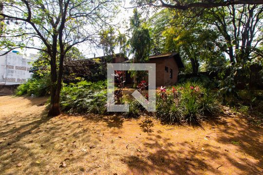 Área Externa de casa à venda com 3 quartos, 1500m² em Cidade Universitária, Campinas