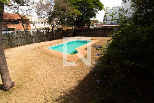 Área Externa de casa à venda com 3 quartos, 1500m² em Cidade Universitária, Campinas