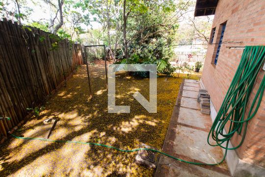 Área Externa de casa à venda com 3 quartos, 1500m² em Cidade Universitária, Campinas
