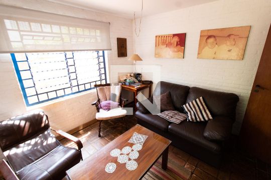 Sala de TV de casa à venda com 3 quartos, 1500m² em Cidade Universitária, Campinas