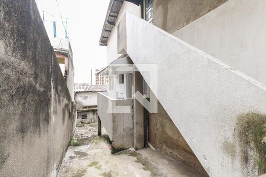 Área Exterma de casa à venda com 1 quarto, 250m² em Vila Carmosina, São Paulo