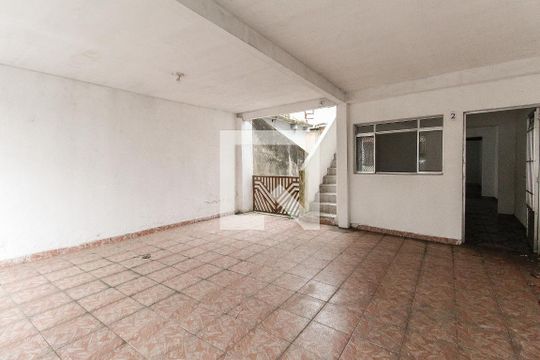 Garagem de casa à venda com 1 quarto, 250m² em Vila Carmosina, São Paulo