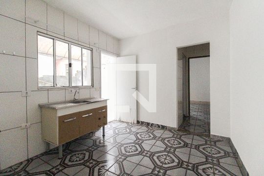 Cozinha de casa à venda com 1 quarto, 250m² em Vila Carmosina, São Paulo
