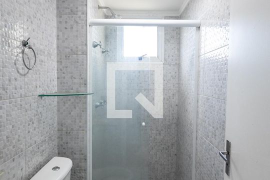 Banheiro Social de apartamento para alugar com 2 quartos, 50m² em Vila Baby, São Paulo