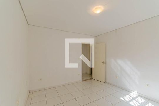 Quarto de casa para alugar com 1 quarto, 82m² em Vila Firmiano Pinto, São Paulo