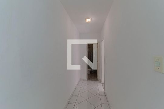 Corredor de casa para alugar com 1 quarto, 82m² em Vila Firmiano Pinto, São Paulo