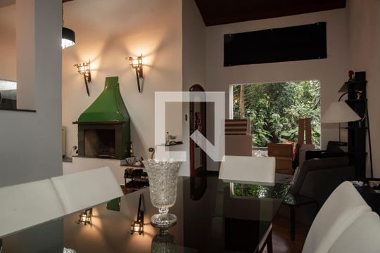 Sala de casa à venda com 5 quartos, 320m² em Mirandópolis, São Paulo
