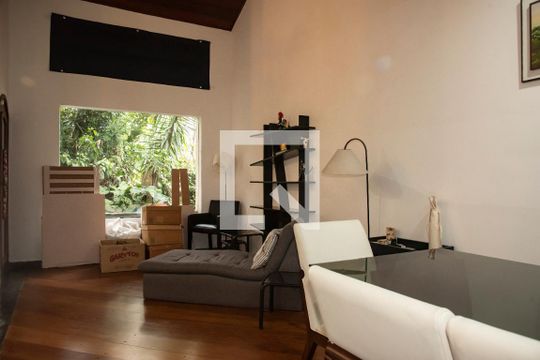 Sala de casa à venda com 5 quartos, 320m² em Mirandópolis, São Paulo