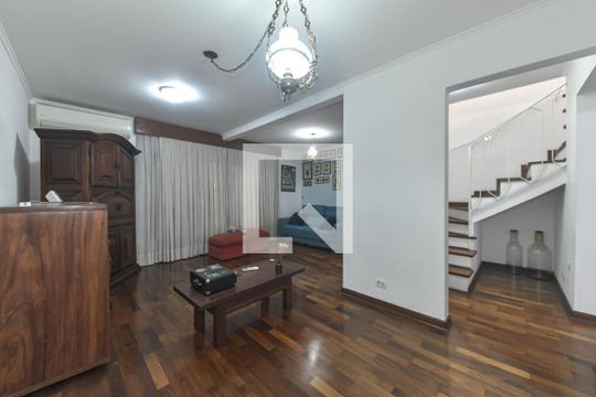Sala de casa à venda com 3 quartos, 180m² em Itaim Bibi, São Paulo