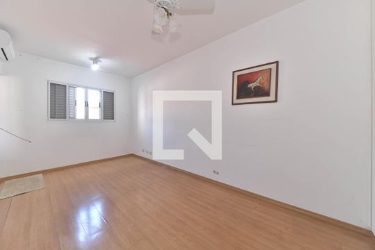 Suíte de casa à venda com 3 quartos, 180m² em Itaim Bibi, São Paulo