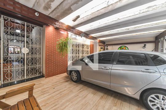 Garagem de casa à venda com 3 quartos, 180m² em Itaim Bibi, São Paulo