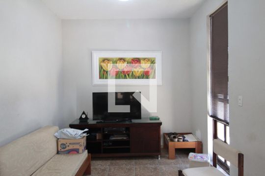 Sala de casa à venda com 3 quartos, 249m² em Ouro Preto, Belo Horizonte