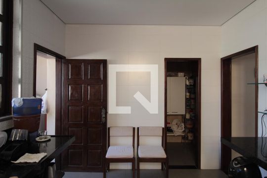Cozinha de casa à venda com 3 quartos, 249m² em Ouro Preto, Belo Horizonte