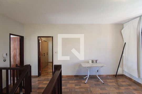 Sala de casa à venda com 3 quartos, 249m² em Ouro Preto, Belo Horizonte