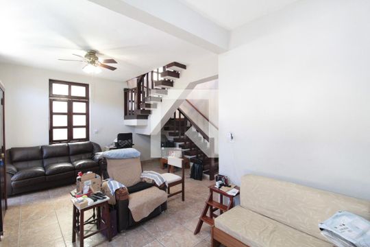 Sala de casa à venda com 3 quartos, 249m² em Ouro Preto, Belo Horizonte