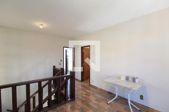 Sala de casa à venda com 3 quartos, 249m² em Ouro Preto, Belo Horizonte