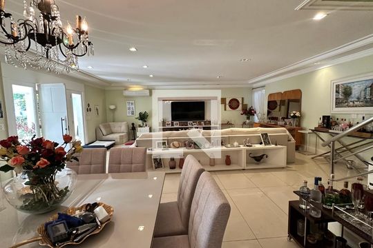 Sala de casa à venda com 4 quartos, 508m² em Barra da Tijuca, Rio de Janeiro