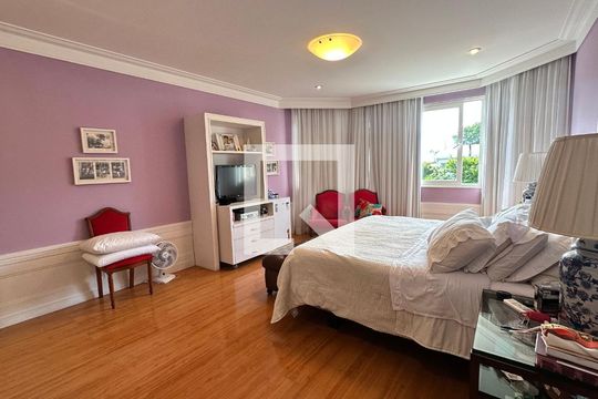 Suíte 1 de casa à venda com 4 quartos, 508m² em Barra da Tijuca, Rio de Janeiro
