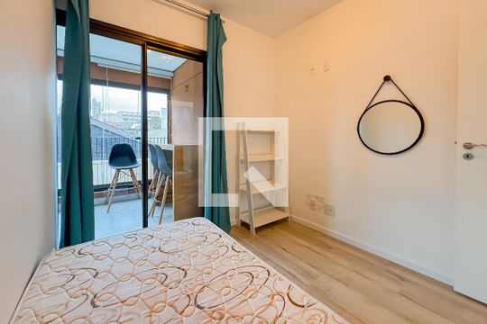 Quarto 1 de apartamento para alugar com 3 quartos, 81m² em Vila Monumento, São Paulo