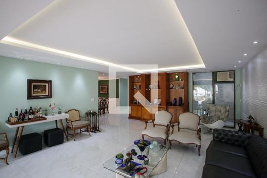 Sala de Estar de casa à venda com 5 quartos, 439m² em Jacarepaguá, Rio de Janeiro