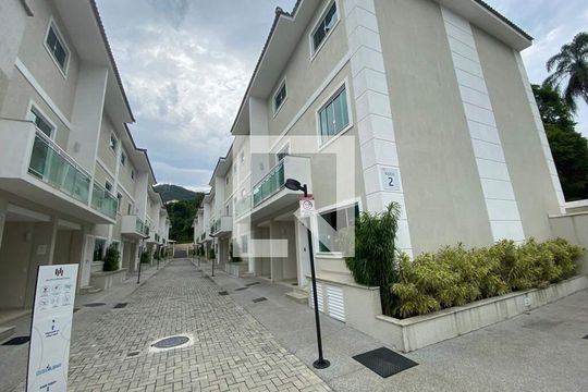 Casa à venda com 3 quartos, 156m² em Taquara, Rio de Janeiro