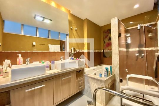 BaBanheiro da Suíte 3 de apartamento à venda com 4 quartos, 230m² em Ipanema, Rio de Janeiro