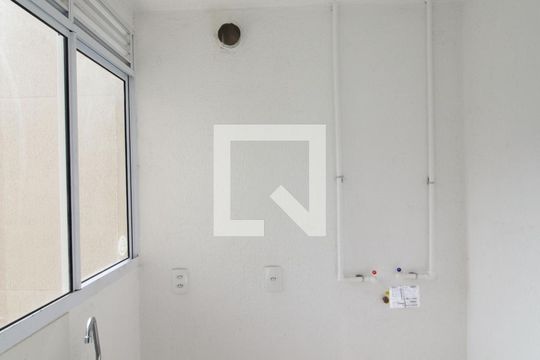 Área de Serviço de apartamento para alugar com 2 quartos, 54m² em Brás de Pina, Rio de Janeiro