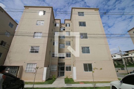 Fachada do bloco de apartamento para alugar com 2 quartos, 54m² em Brás de Pina, Rio de Janeiro