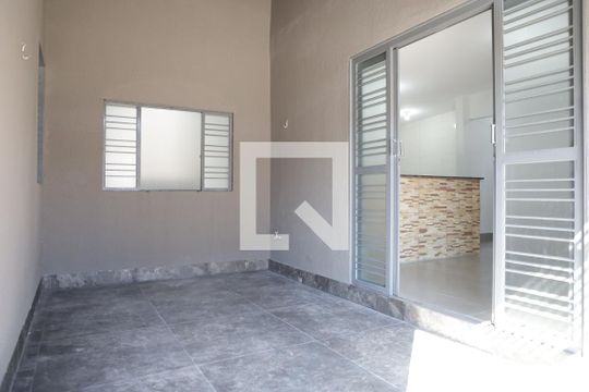 Garagem de casa para alugar com 3 quartos, 80m² em Setor Castelo Branco, Goiânia