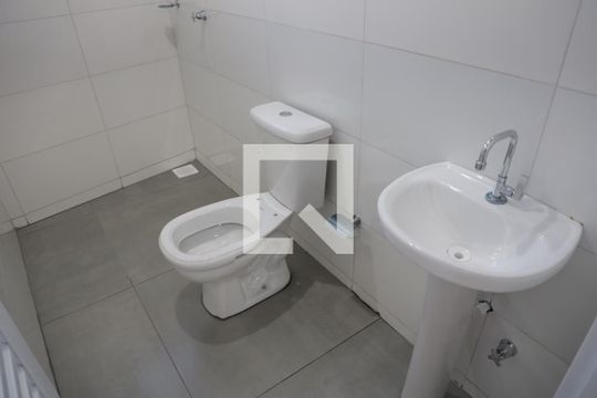 Banheiro Social de casa para alugar com 3 quartos, 80m² em Setor Castelo Branco, Goiânia