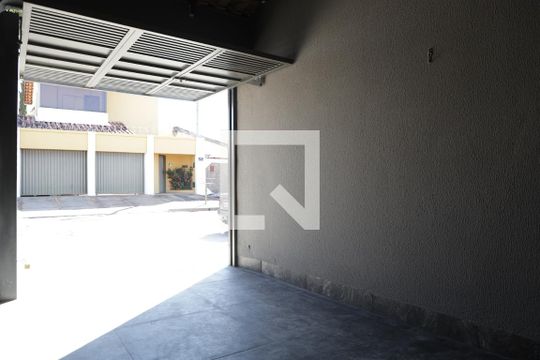 Garagem de casa para alugar com 3 quartos, 80m² em Setor Castelo Branco, Goiânia