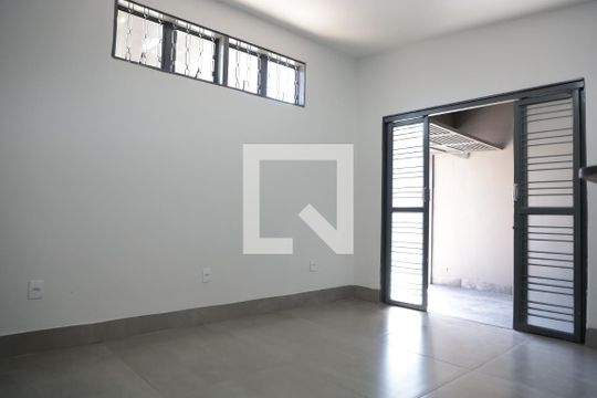 Sala de casa para alugar com 3 quartos, 80m² em Setor Castelo Branco, Goiânia