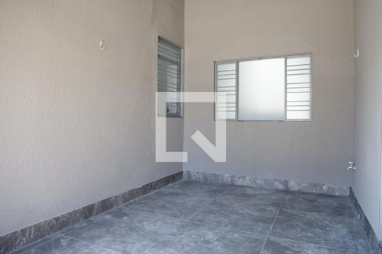 Garagem de casa para alugar com 3 quartos, 80m² em Setor Castelo Branco, Goiânia