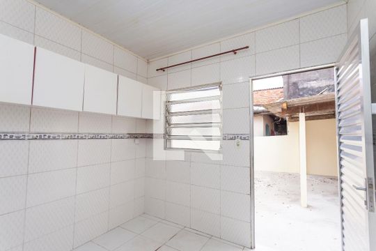 Cozinha de casa para alugar com 2 quartos, 180m² em Jardim Colonial, São Paulo