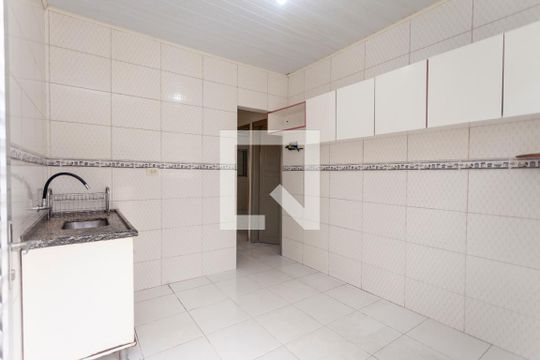 Cozinha de casa para alugar com 2 quartos, 180m² em Jardim Colonial, São Paulo