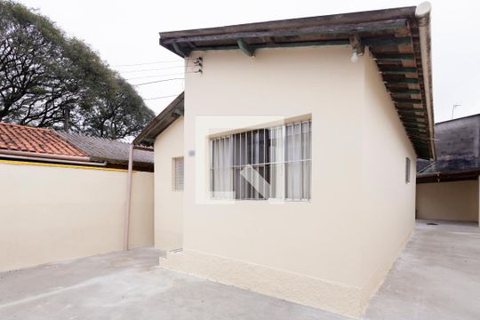 Área Externa de casa para alugar com 2 quartos, 180m² em Jardim Colonial, São Paulo